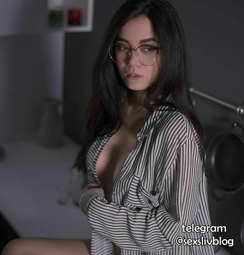 YOUKAI CHAN вырез груди